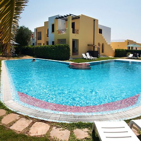 Oasi D'Oriente Aparthotel Санта Чезареа Терме Екстериор снимка
