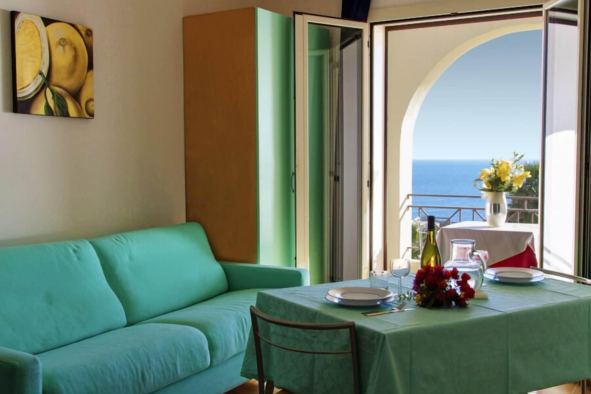 Oasi D'Oriente Aparthotel Санта Чезареа Терме Екстериор снимка