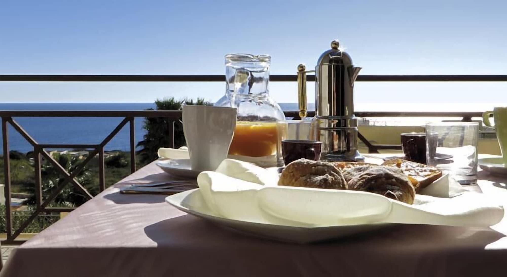 Oasi D'Oriente Aparthotel Санта Чезареа Терме Екстериор снимка