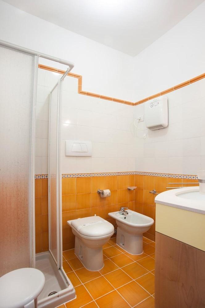 Oasi D'Oriente Aparthotel Санта Чезареа Терме Екстериор снимка