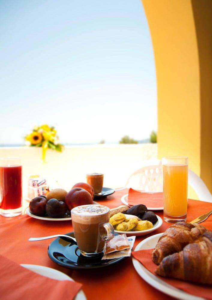 Oasi D'Oriente Aparthotel Санта Чезареа Терме Екстериор снимка