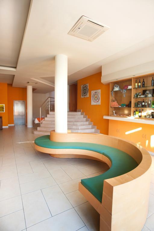 Oasi D'Oriente Aparthotel Санта Чезареа Терме Екстериор снимка