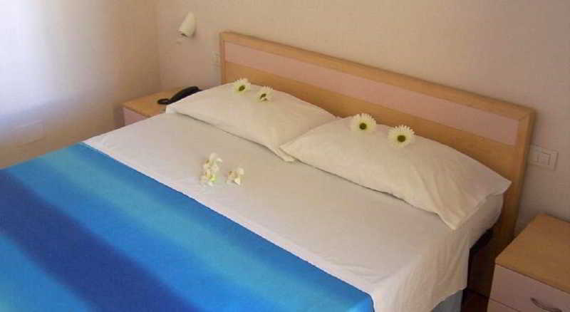 Oasi D'Oriente Aparthotel Санта Чезареа Терме Екстериор снимка